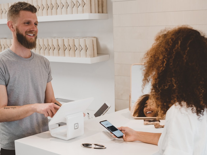 Interface e-commerce moderne avec panier et paiement en ligne sécurisé